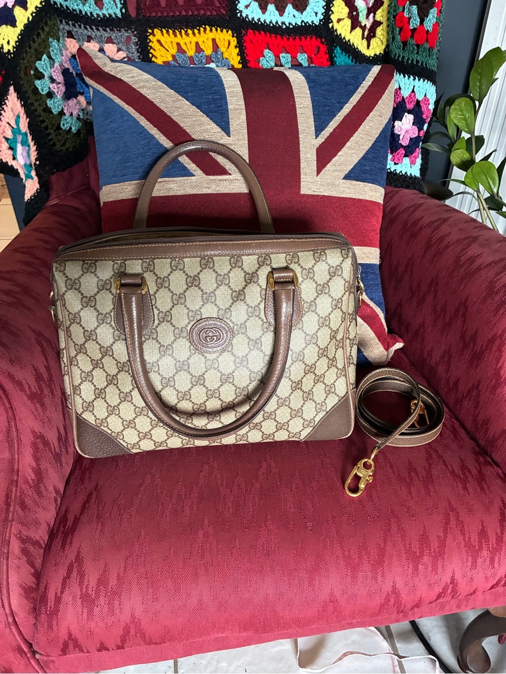 Gucci Brown GG Supreme Boston Bag with Leather Trim and Strap- Stunning!🔥